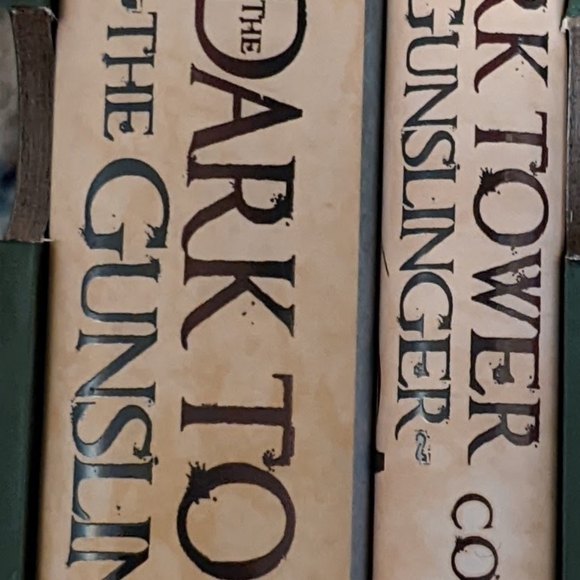 Special Edition Graphic Novels Stephan King Gunslinger Series. - Picture 4 of 10